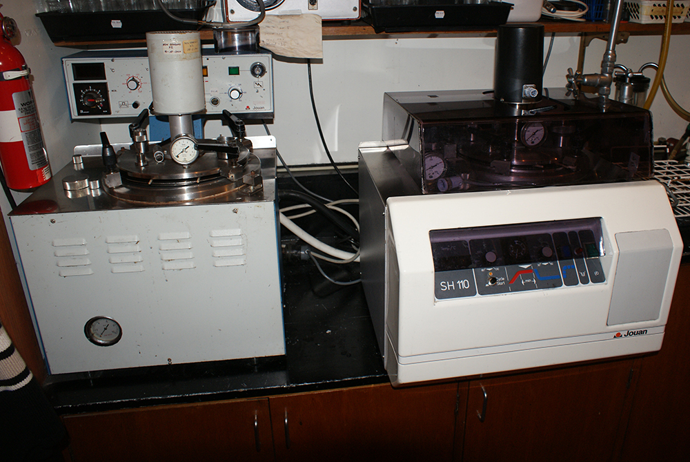About Flora Lab – Flora Laboratories